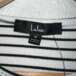 New Lulus White and‎ Black Striped Short Sleeve Bodysuit Women’s Size Medium thumbnail 3