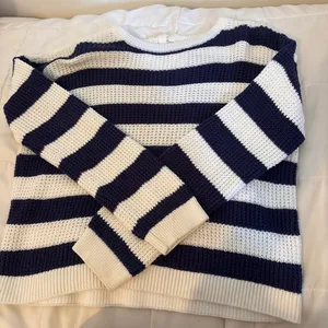 navy and white sweater- worn once great conditions thumbnail 3