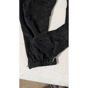 Liverpool Los Angeles Black Camo Tonal Jogger Pants Size 14/32 Zipped Cuffs thumbnail 2