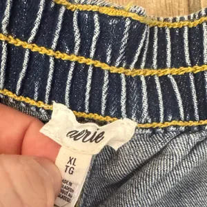 NWT Aerie Indigo Distressed Jean Shorts / J116 thumbnail 4