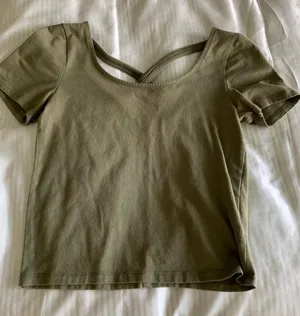 American Eagle Short Sleeve t thumbnail 1