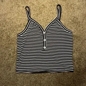 Size Medium Striped Button‎ Down Tank Top thumbnail 2