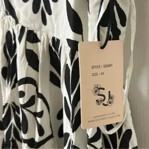 Sincerely Jules Flowy Black and White Sleeveless Mini Dress(Size Medium) thumbnail 5