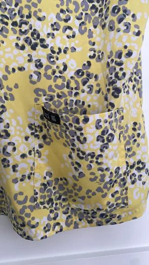 Koi Scrub top Yellow Size M thumbnail 2