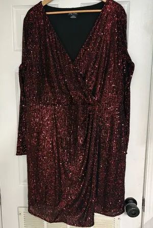 City Chic Reddish/Burgundy Sequin Dress‎ Size M/18 thumbnail 1