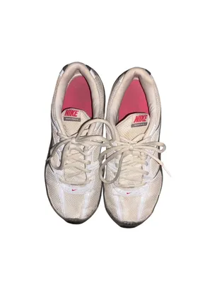 Nike Reax Women’s Run 5 Size 8 Sneakers thumbnail 3