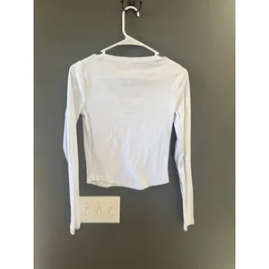 No Boundaries Womens White Long Sleeve Henley V-Neck Button Top‎ Size S 4-6 thumbnail 4