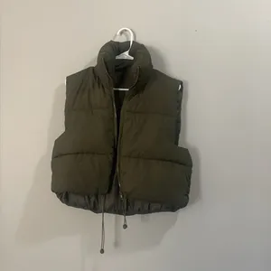 Olive green cropped puffer vest full zip large thumbnail 2