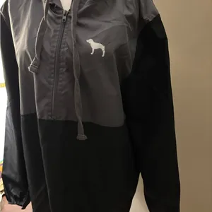 Victoria’s Secret Pink Gray and Black Hooded Windbreaker Size M/L thumbnail 5
