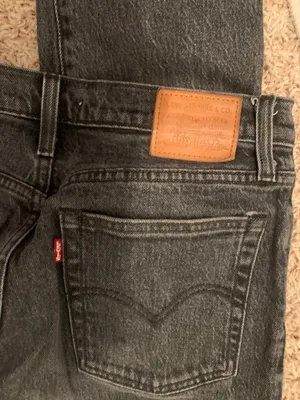 Levi's Wedgie Straight Jeans thumbnail 3