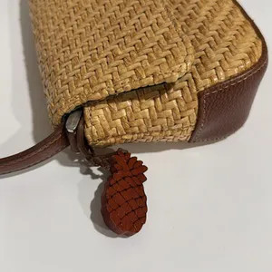 Liz claiborne wicker shoulder purse EUC thumbnail 4