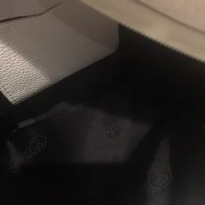 White handbag thumbnail 4