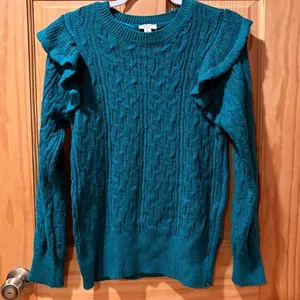 Crown & Ivy ruffle sleeve sweater size L thumbnail 1