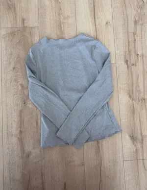 Gray Long Sleeve Fitted Top Size M thumbnail 2