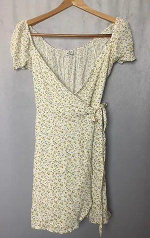 Hollister Romantic Summer Preppy Floral Wrap Mini Dress Milkmaid Y2K S thumbnail 1