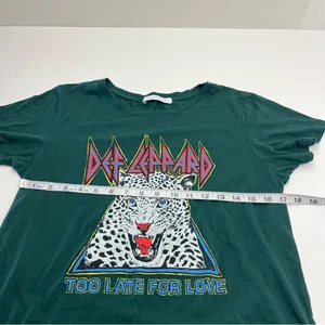 Daydreamer Def Leppard Women’s Size XS Green Short Sleeve T-Shirt‎ Shirt Top thumbnail 5