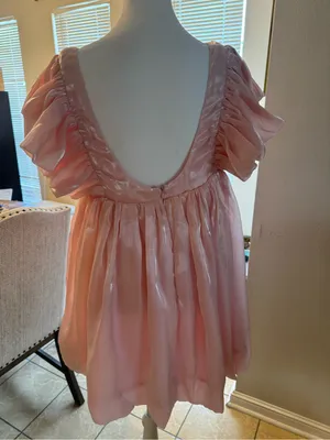 Gorgeous boutique Storia light pink deep V plunge iridescent dress thumbnail 3