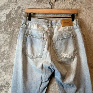 Dondup Distressed Mila Carrot Fit Jeans Light Wash Size 30‎ X 28” thumbnail 6