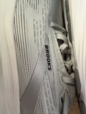 Brooks running sneakers  thumbnail 3