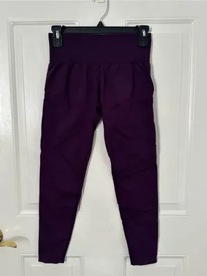 Halara OneForm Seamless Flow Mid Rise Tummy Control Butt Lifting 7/8 Leggings thumbnail 13