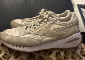 Reebok Sneakers thumbnail 1