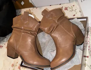Brown boots Size 7 thumbnail 1