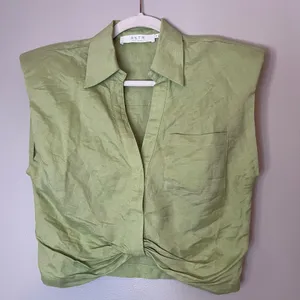 ASTR The Label Kathlynn Linen Blend Front Twist Collared Crop Top Celery Green thumbnail 2