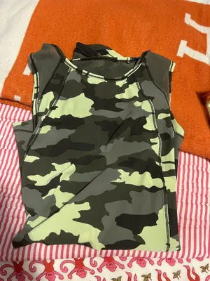 Lululemon workout tank thumbnail 1