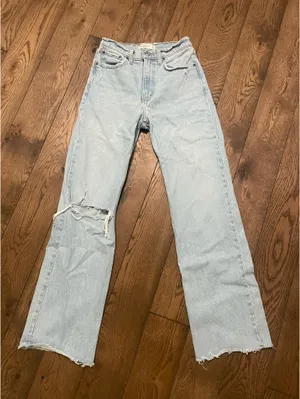 Abercrombie High-Rise Jeans 90s Relaxed thumbnail 4
