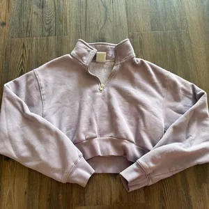 Aritzia TNA Sweatshirt thumbnail 1