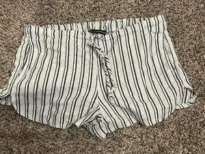 Brandy Melville shorts thumbnail 4