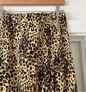 Leopard print midi skirt with ruffle slit thumbnail 7