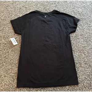 NWT Old Navy Women's Black Fluid Seamless Go Dry Tee Size Small thumbnail 7