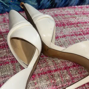 Vince Camuto Size 6 Cream Heels thumbnail 11