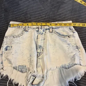 Vibrant Miu Shorts Womens Size S Blue Bleached Denim Jeans Distressed USA Made thumbnail 5