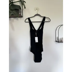 NWT Quince Black Italian Cross-Back One-Piece Swimsuit Size Large thumbnail 4