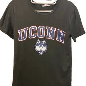 UConn University of Connecticut Huskies Chase New Design Tee Shirt, Small thumbnail 1