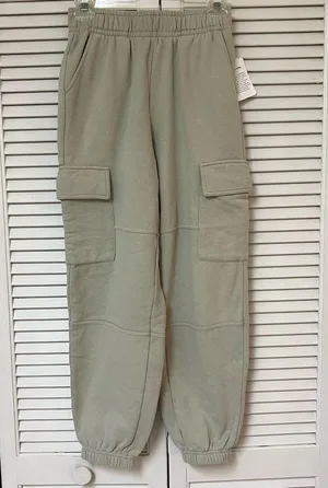 PacSun Women’s Beige Cargo Joggers - Size XS - NWT thumbnail 1