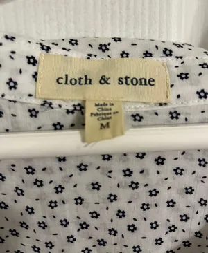 Flows Button Up Blouse Size M thumbnail 3