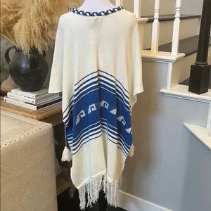 060- Wildfox Frida Traveler Fringe Oversized Blue White Sweater Poncho Size Smal thumbnail 7