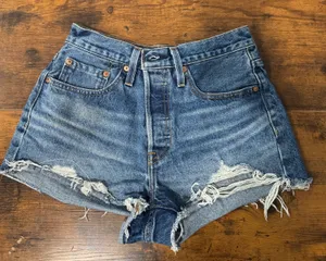 Levi’s 501 Jean Shorts thumbnail 1