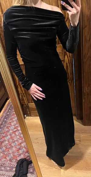 SheIn Black Velvet Long Sleeve Dress thumbnail 2