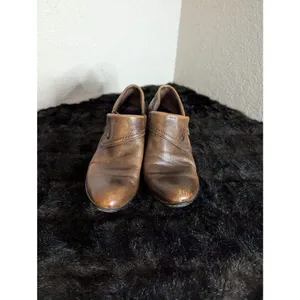 Born Ankle Bootie Brown Size 7.5 Womens Leather Zip Up Boots thumbnail 2