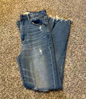 Abercrombie Ripped Skinny Jeans thumbnail 1