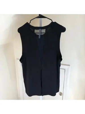 Fabletics EUC Women's Black Sleeveless Athletic Top Size M thumbnail 3