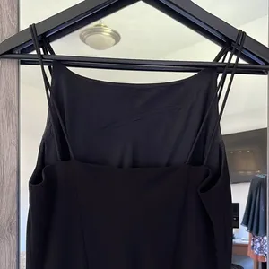 Jones New York Black Dress Size‎ 6 Classic. Midi length. thumbnail 3