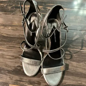 Antonio Melani Hadley‎ Strappy Metallic Leather Sandals thumbnail 6