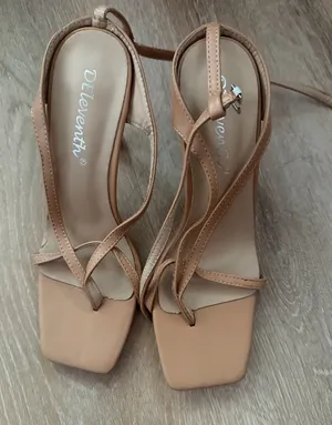 DEleventh Nude Strappy Square-Toe Heels EU 38 thumbnail 1