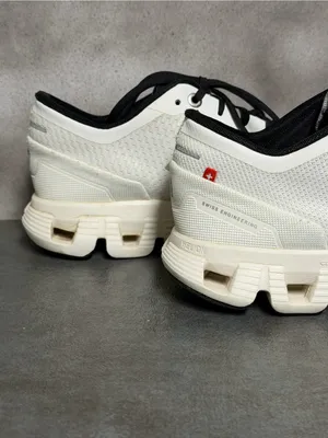 On Running Cloud X Women's White/Black Running Shoes Size 7.5 thumbnail 13