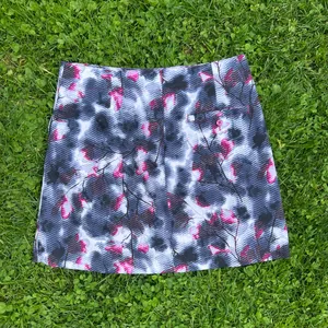 Lady Hagen Golf Tennis Skort Black White Fuchsia Pink Floral Pattern NWOT thumbnail 3